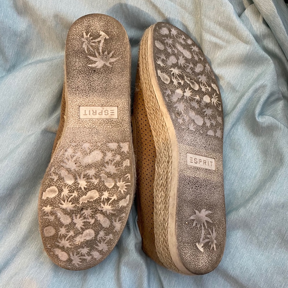 Shoes - Picture 4 of 5